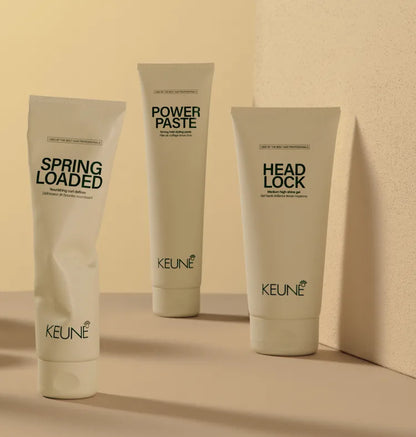 Peinado brillante y sin frizz usando gel fijador con protección térmica