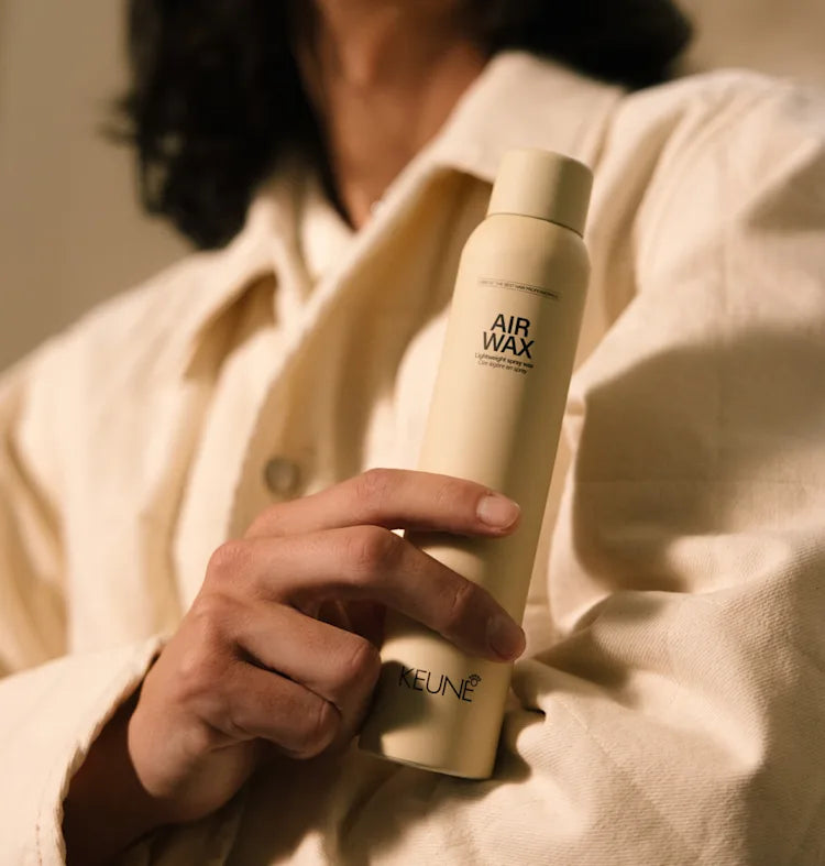 Cabello brillante y sin apelmazar tras usar Air Wax en spray