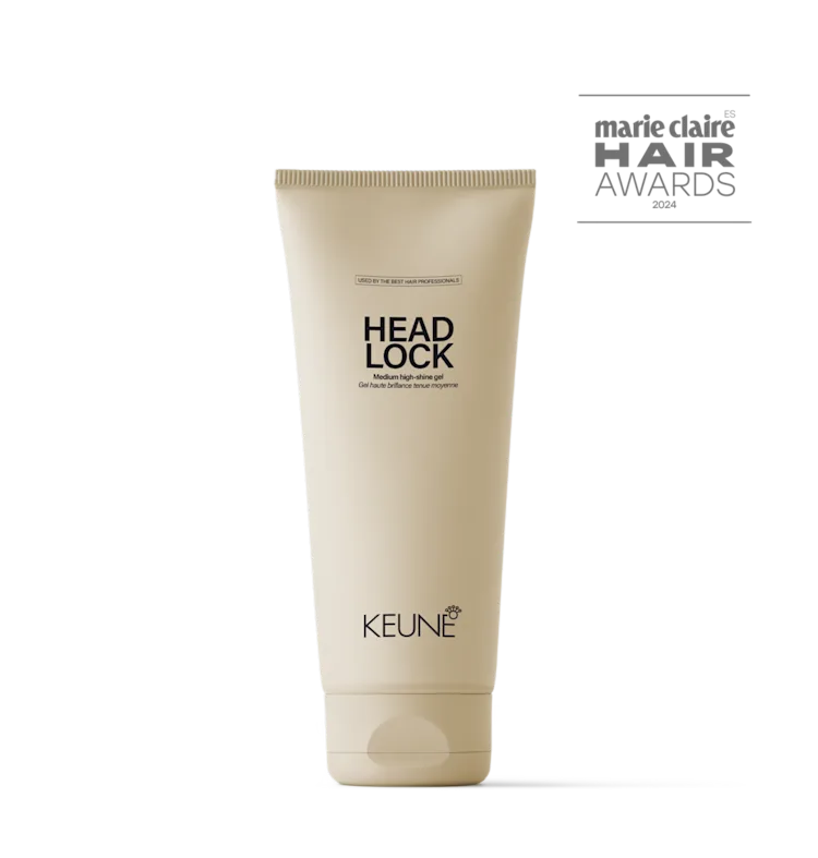 Cabello liso y pulido tras aplicar gel fijador con aroma fresco y fórmula ligera