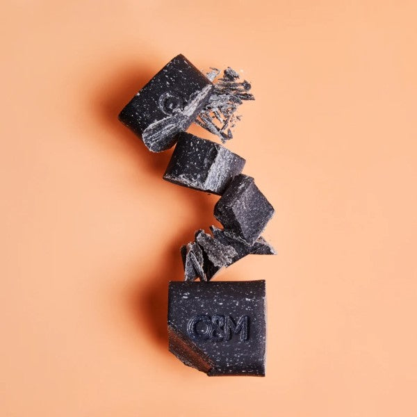 Imagen del Champú Sólido Charcoal de Olashop para limpieza profunda y frescura